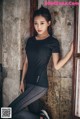 Beautiful Yoon Ae Ji poses glamor in gym fashion photos (56 photos) P20 No.8f5853